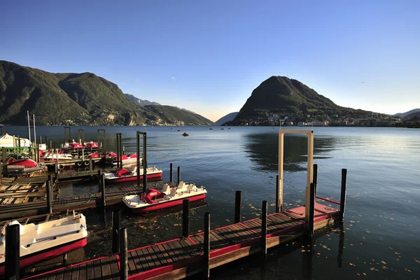 Louer bateau Lugano en Suisse — Photo