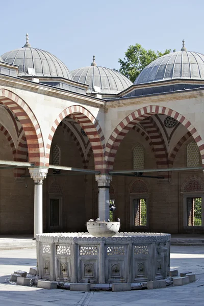 Fontän av selimiye mosque — Stockfoto