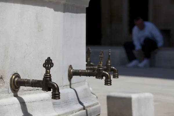 Old and historical taps fountain of Uc Serefeli Mosque, Edirne, — Stock Photo, Image