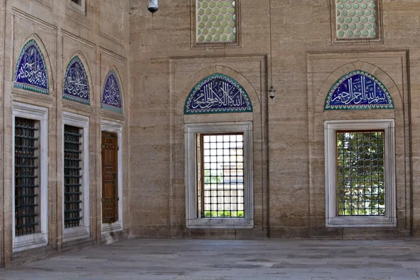 Изникская плитка в мечети Селимие — стоковое фото