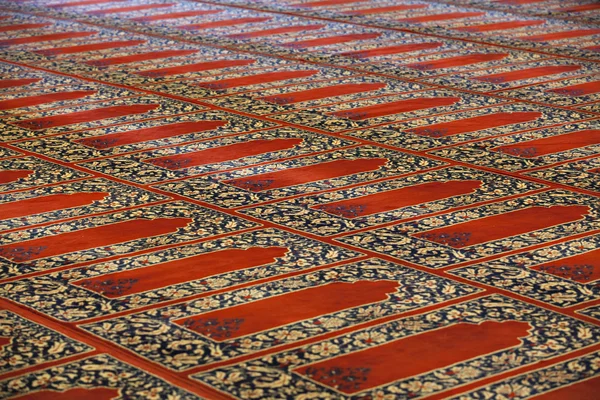 Koberce v selimiye mešity, edirne, Turecko — Stock fotografie