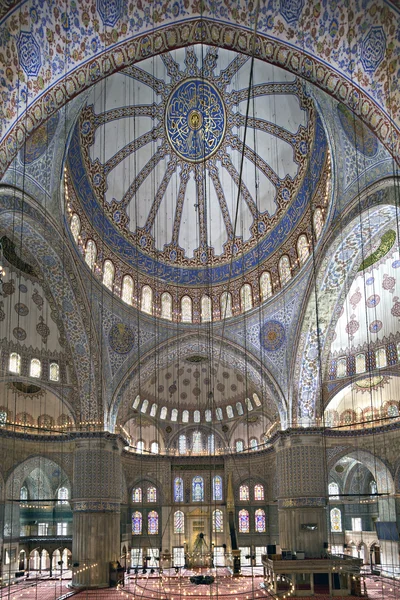 Vista interior da Mesquita Sultanahmet — Fotografia de Stock