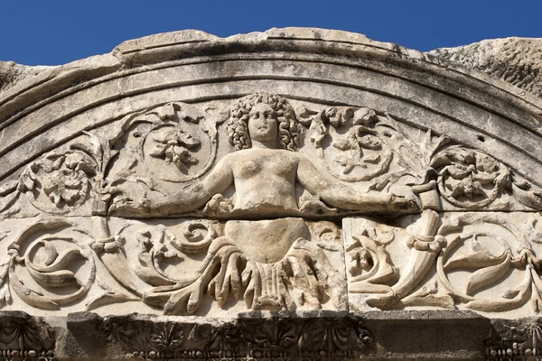 Medus detalhe do Templo de Adriano, Éfeso — Fotografia de Stock