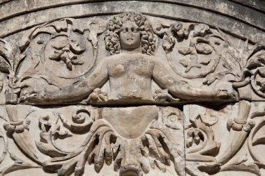 hadrian Tapınağı, Efes medus detay
