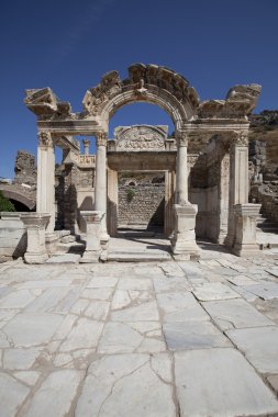 Hadrian tapınağı, Efes