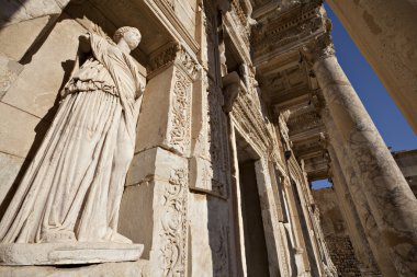 celsus Kütüphanesi Efes Antik bir binada olduğunu