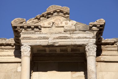 celsus Kütüphanesi Efes Antik bir binada olduğunu