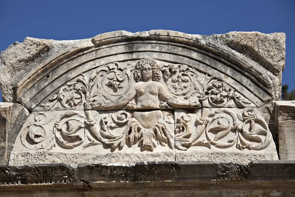 Medusa detail Hadrianova chrámu, Efesu — Stock fotografie