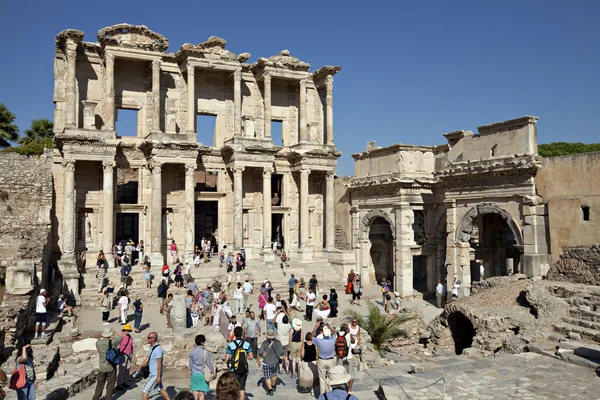 The library of Celsus in Ephesus — Stock Photo, Image