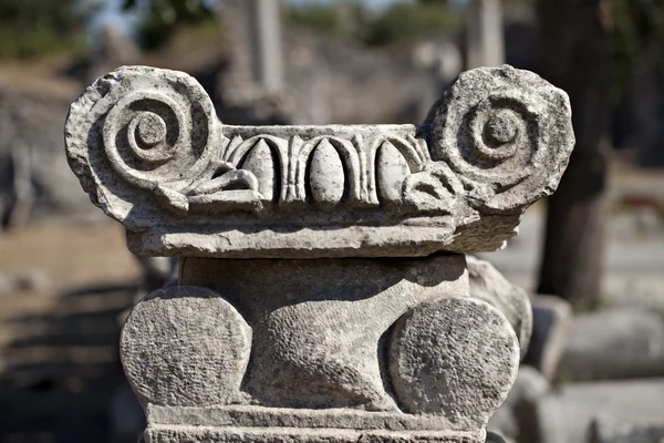 Column head, Ephesus, Izmir, Turkey — Stock Photo, Image