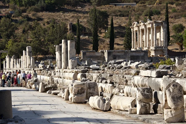 Veduta della biblioteca di Celsus da via Marmo — Foto Stock