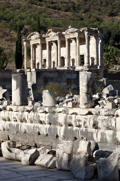 View of The library of Celsus from Marble street — Stock Photo, Image