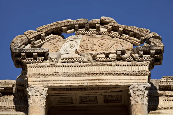 Celsus의 도서관은에 베 소는 고 대 건물 — 스톡 사진