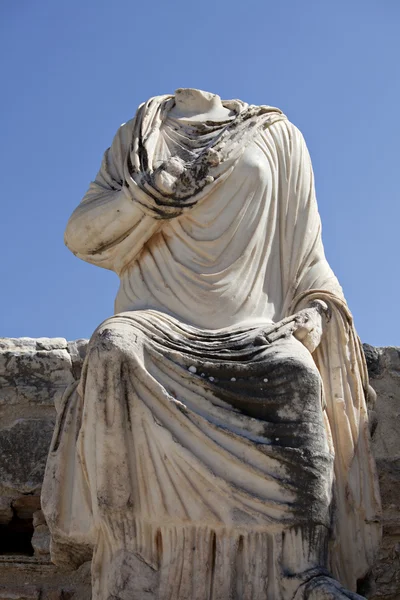 A statue in Ephesus city — Stock Photo, Image
