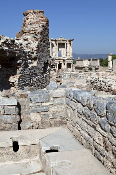 Туалеты в Эфесе — стоковое фото