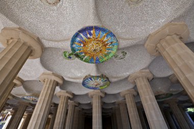 parc guell ayrıntılarıyla tavan