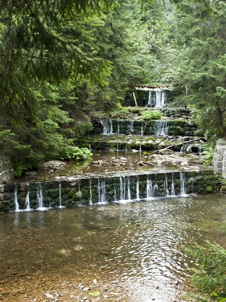 Pequena cachoeira Upa — Fotografia de Stock