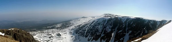 Winter panorama van bergen Krkonoše — Stockfoto