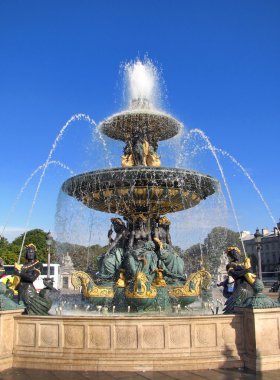 fontaine des fleuves Paris'te concorde Meydanı'nda