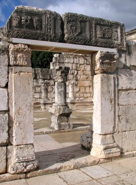 İsrail Capernaum sinagog kalıntıları