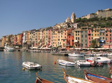 Renkli şehir, Portovenere, Akdeniz kıyılarında, İtalya