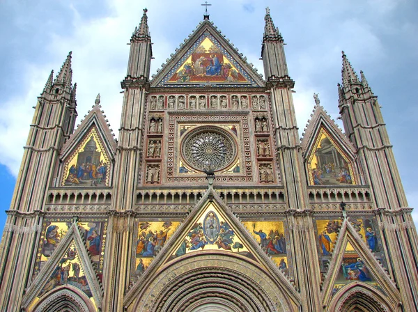 Orvieto katedralens fasad - Italien — Stockfoto