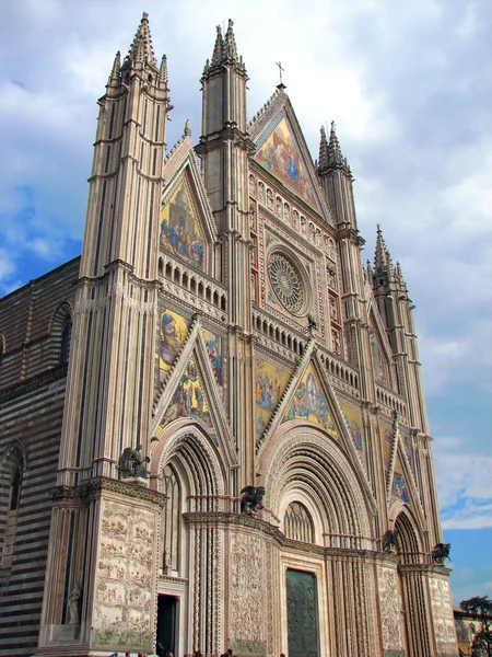 Фасад собора Орвието - Италия — стоковое фото