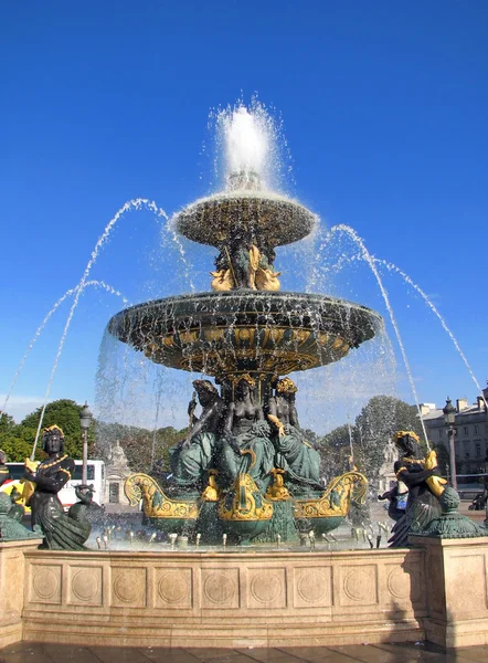 Fontaine des fleuves Paris'te concorde Meydanı'nda — Stok fotoğraf