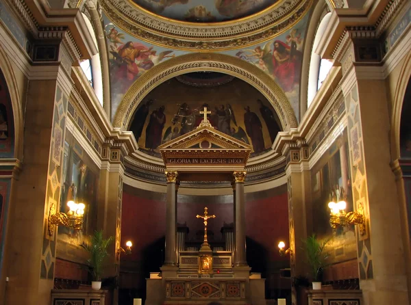 Wnętrze kościoła notre-dame-de-lorette w Paryżu — Zdjęcie stockowe