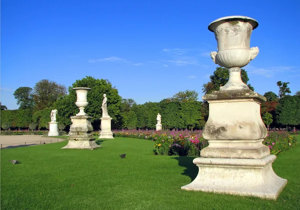 Сад Тюильри в Париже — стоковое фото