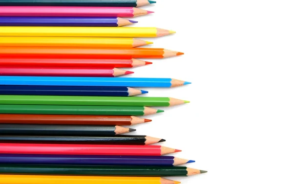 Crayons de couleur sur fond blanc . — Photo
