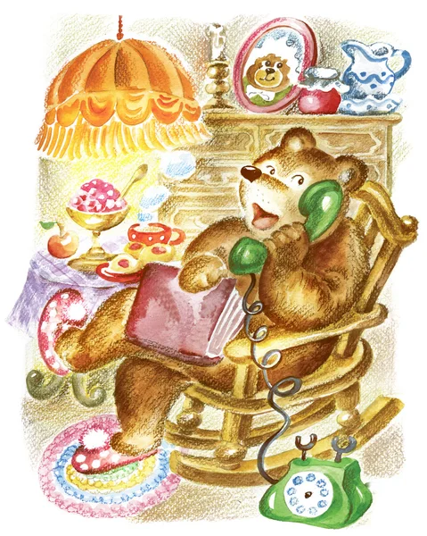 El oso habla por teléfono. — Foto de Stock