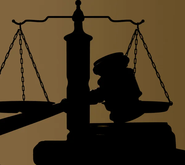 Gavel and justice scales — Stock Photo, Image