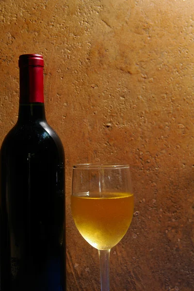 Glas gekoeld witte wijn — Stockfoto