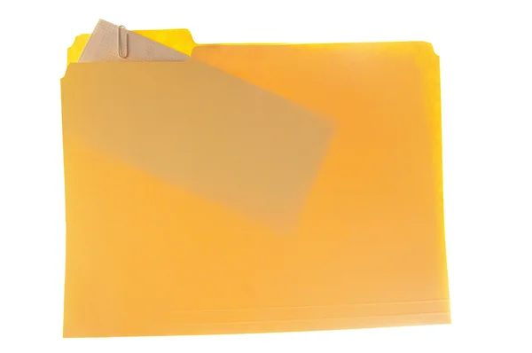 Простий білий конверт, прикріплений до жовтої теки файлів, на білому — стокове фото