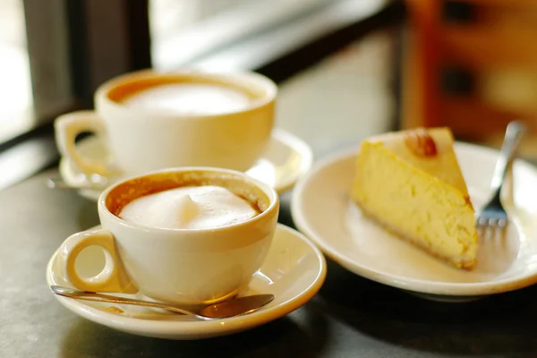 Cappuccinos a pie — Stock Photo, Image