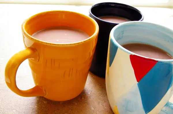 Чашка горячего кофе с паром сверху — стоковое фото