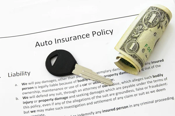 Apólice de seguro automóvel — Fotografia de Stock