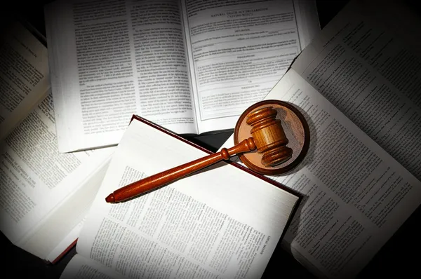 Книги з юриспруденції — стокове фото