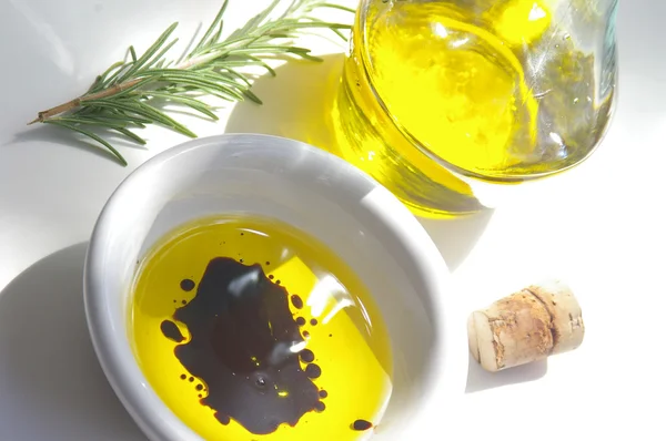 Olive oil with balsamic vinegar — Stock Photo, Image
