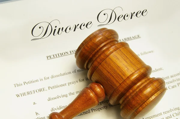 Divorce papers — Stock Photo, Image