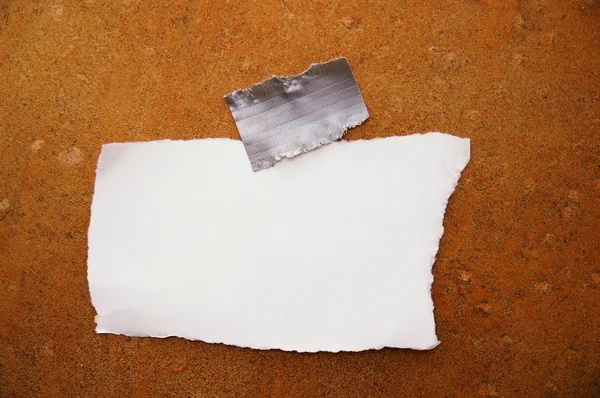 Разорванная бумага — стоковое фото