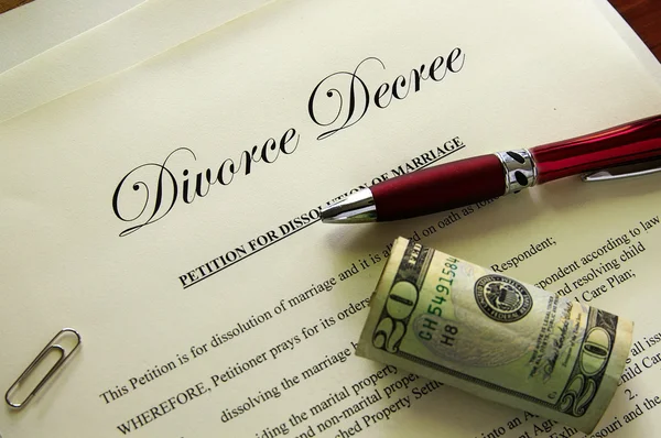 Τα έγγραφα του διαζυγίου — Φωτογραφία Αρχείου