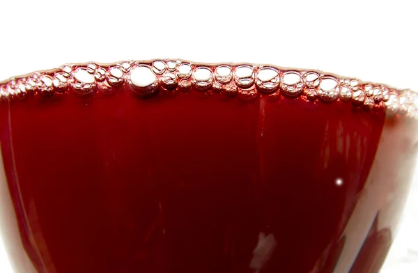 白地に赤ワイン泡のクローズ アップ — ストック写真