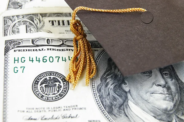 Limite máximo de graduação em dinheiro — Fotografia de Stock