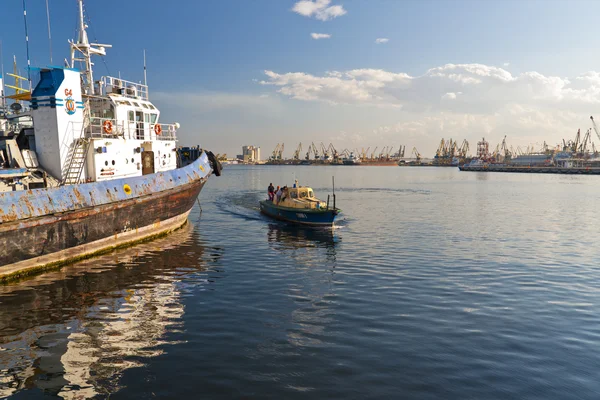 Vista al puerto de Constanta — Foto de Stock