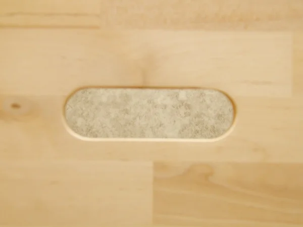 Kayın ahşap tahta delik işleme ile — Stok fotoğraf