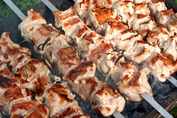 Meat, grilled over charcoal (barbecue over charcoal). — Stock Photo, Image