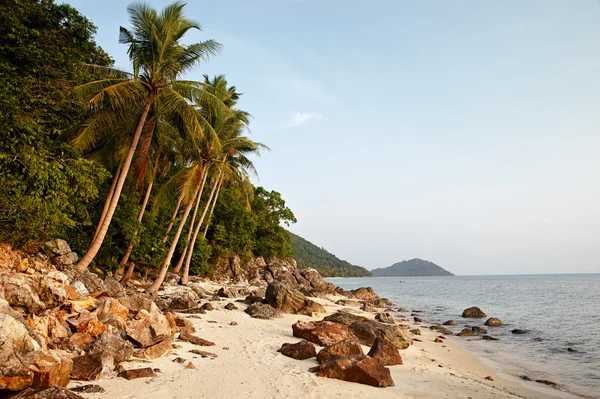 Koh Samui rocky beach — Stock Photo, Image