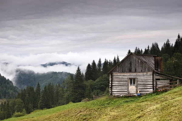 Casa in legno abbandonata — Foto Stock
